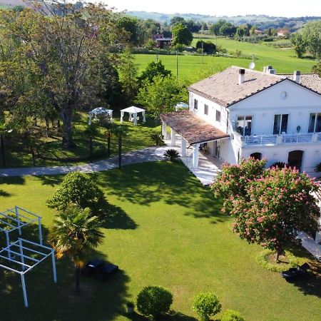B&B Luna Bianca Trecastelli Exteriör bild